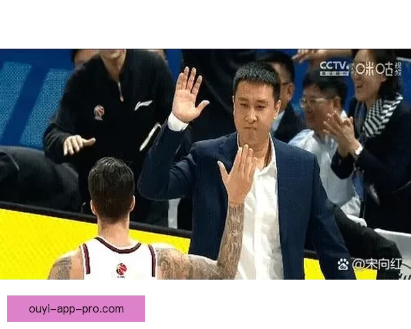 魔术主帅因不满裁判判罚连续吃两技犯被驱逐愤怒发声
